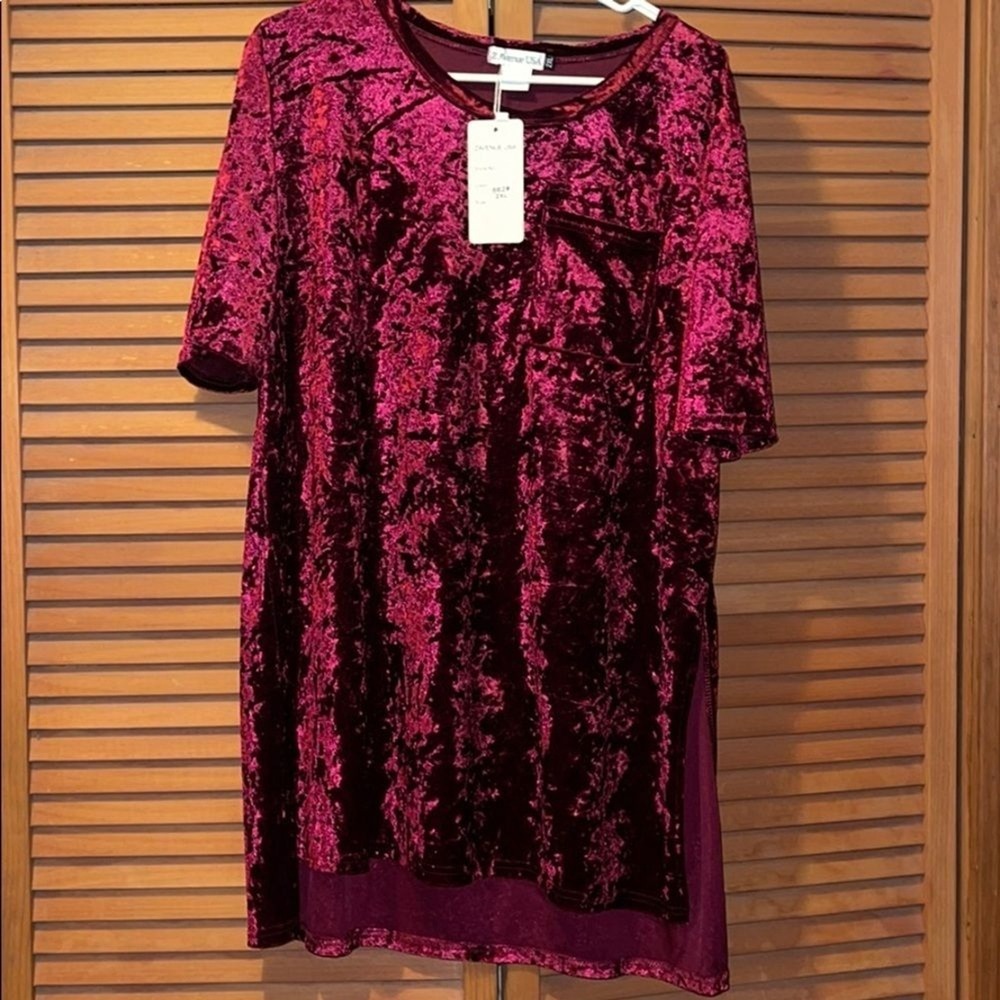 Z Avenue USA NWT red velour top women's size‎ 2XL